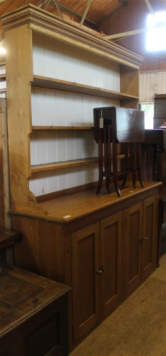 Pine dresser